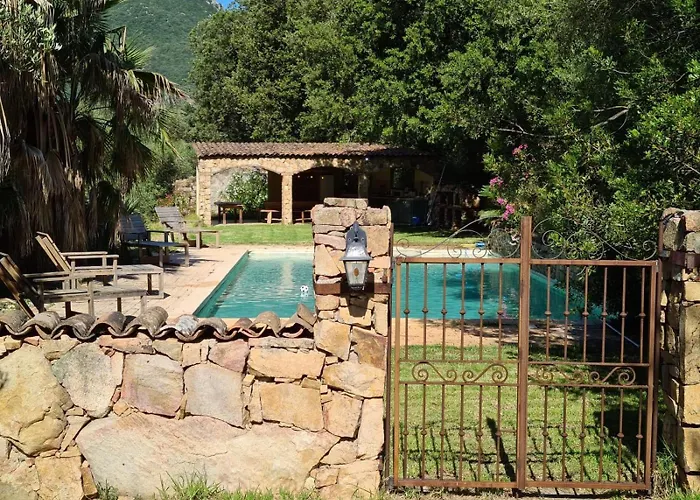 Maison De Caractere Avec Piscine *